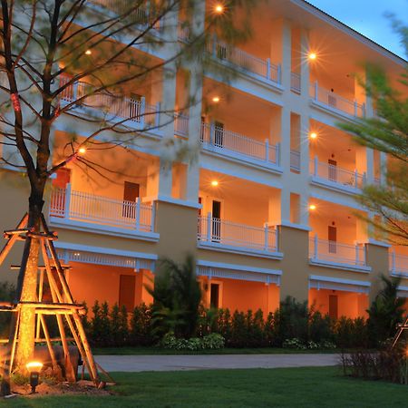 The One Residence Hotel Бангкок Екстер'єр фото
