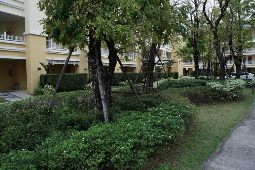 The One Residence Hotel Бангкок Екстер'єр фото
