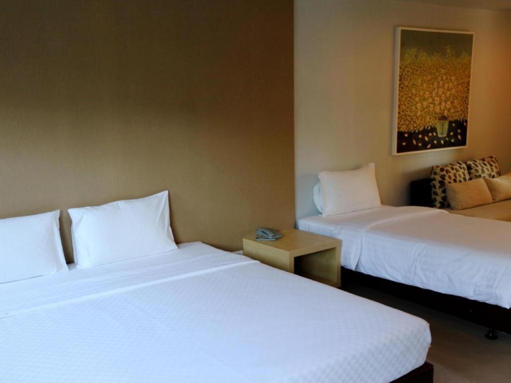 The One Residence Hotel Бангкок Екстер'єр фото