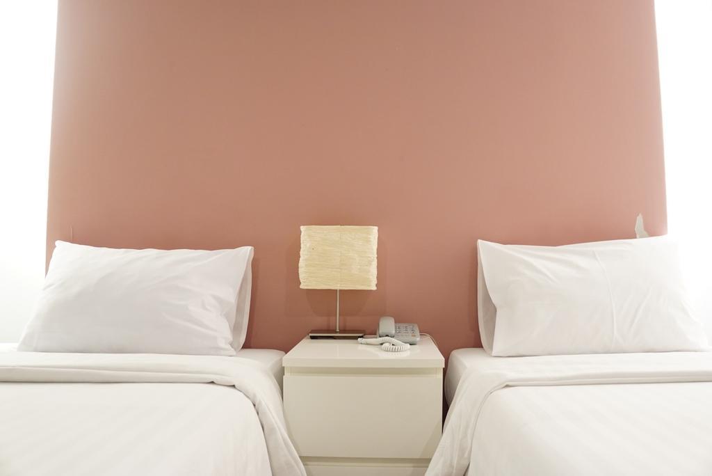 The One Residence Hotel Бангкок Екстер'єр фото